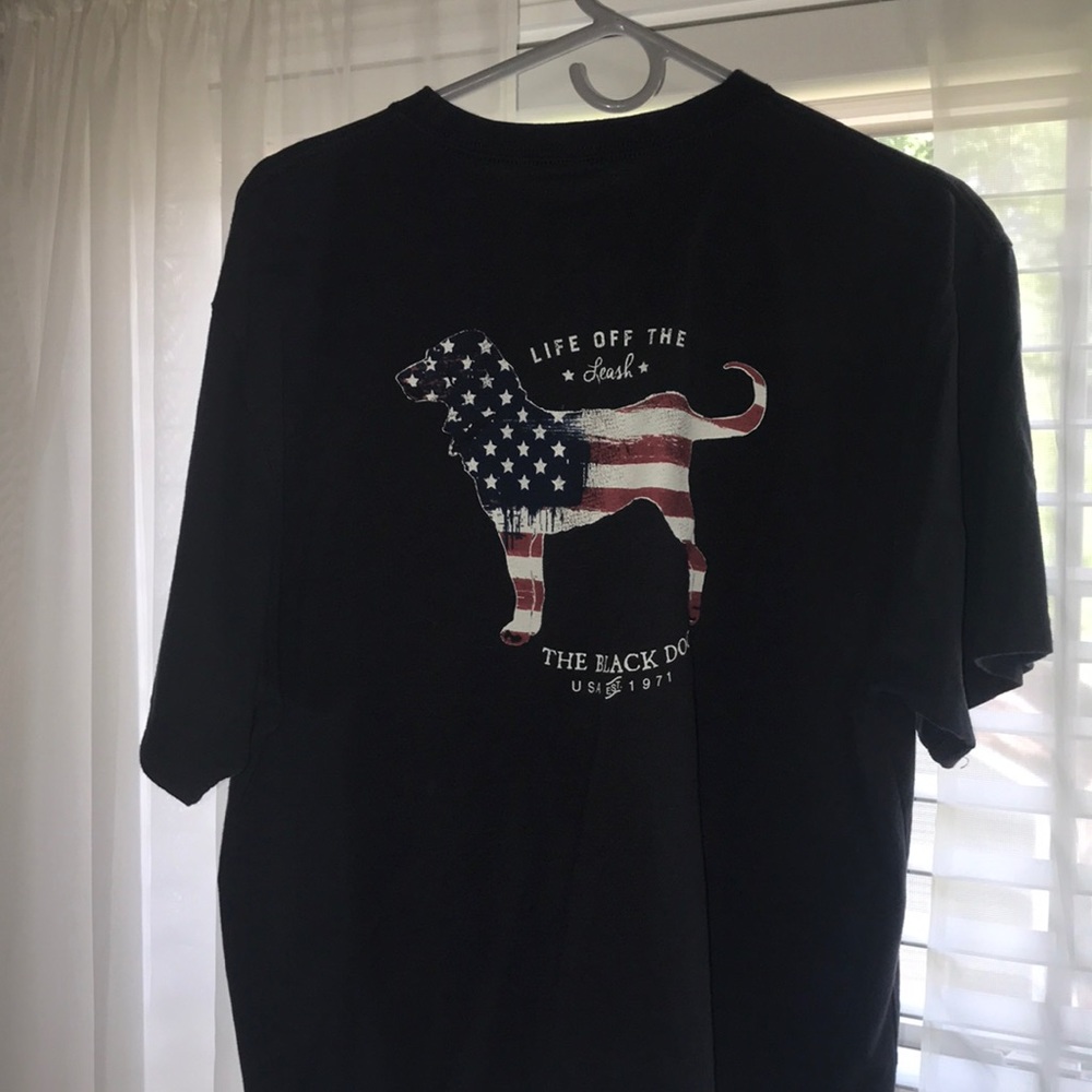 Black dog tshirt